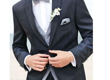 Việc Đeo Nơ Cổ Áo Có Giảm Độ Nam Tính Của Các Quý Ông?